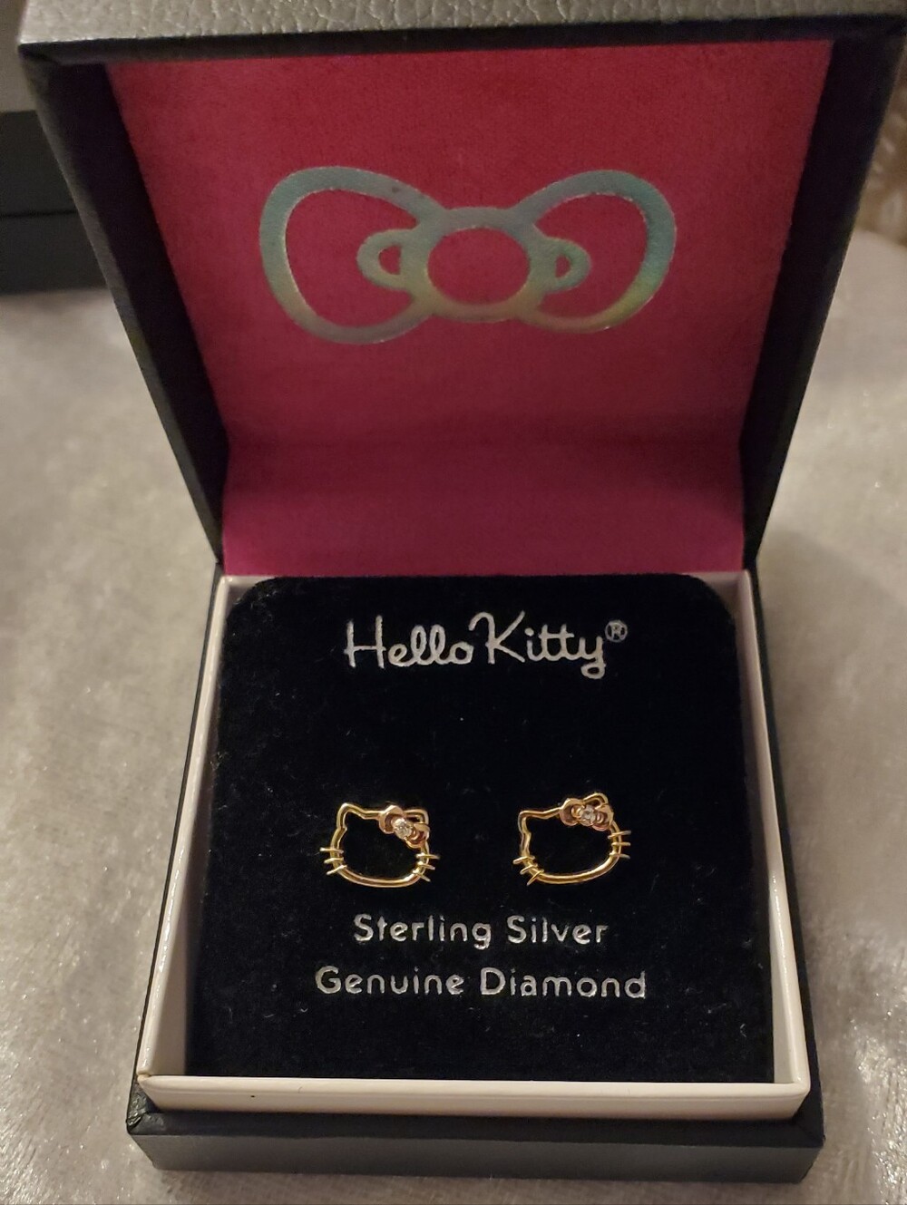 HELLO KITTY Gold Plated Sterling Silver Real Diamonds Pierced Earrings Gift Box